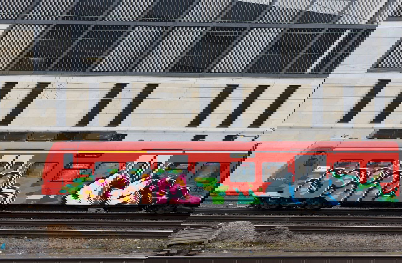Graffiti Train in Hannover - Photo by BertosBlog - Foim, Niek (2015)