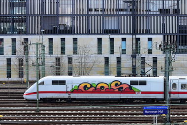 Graffiti Train in Hannover - Photo by BertosBlog - COS, ICE (2015)