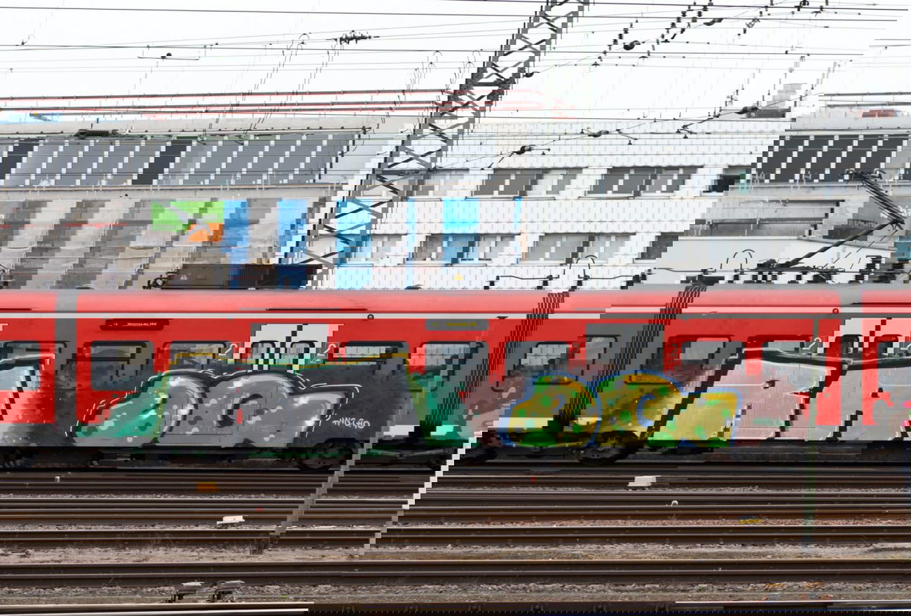 Graffiti Train in Hannover - Photo by BertosBlog - Trash, RA, DQ (2015)