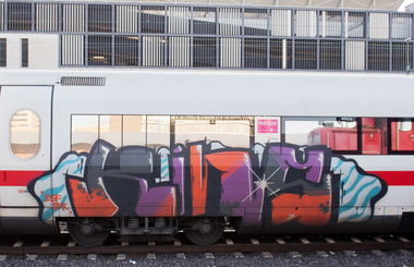 Graffiti Train in Hannover - Photo by BertosBlog - DSF, KINS (2015)