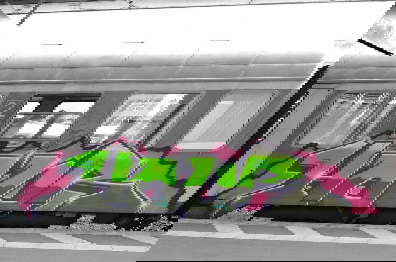 Graffiti Train in Hannover - Photo by BertosBlog - Hour (2014)
