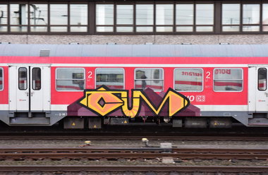 Graffiti Train in Hannover - Photo by BertosBlog - Cum, Cum2, Stahler (2014)