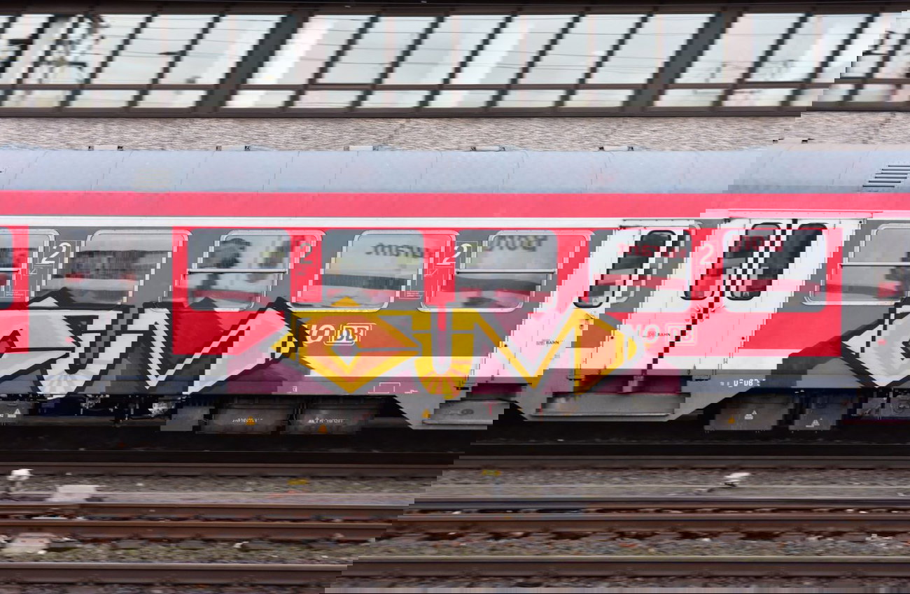 Graffiti Train in Hannover - Photo by BertosBlog - Cum, Cum2, Stahler (2014)