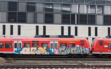 Graffiti Train in Hannover - Photo by BertosBlog - Suger, MH, TCS (2015)