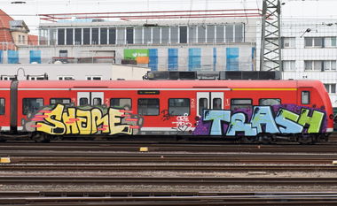 Graffiti Train in Hannover - Photo by BertosBlog - Share, GPC, Trash (2015)