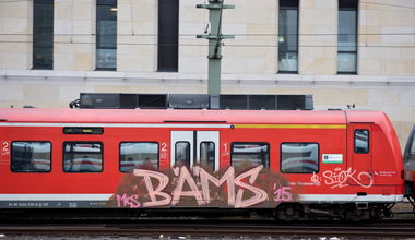 Graffiti Train in Hannover - Photo by BertosBlog - MCS, Bäms (2015)