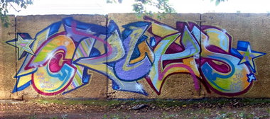 Graffiti Wall - Photo by Bestone - Best, Icrew (2012)