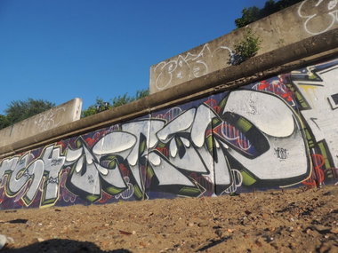 Graffiti Wall - Photo by Bestone - Best, Icrew (2013)