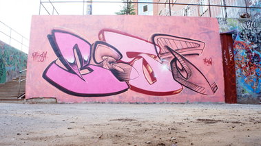Graffiti Wall - Photo by Bestone - Best, Icrew (2013)