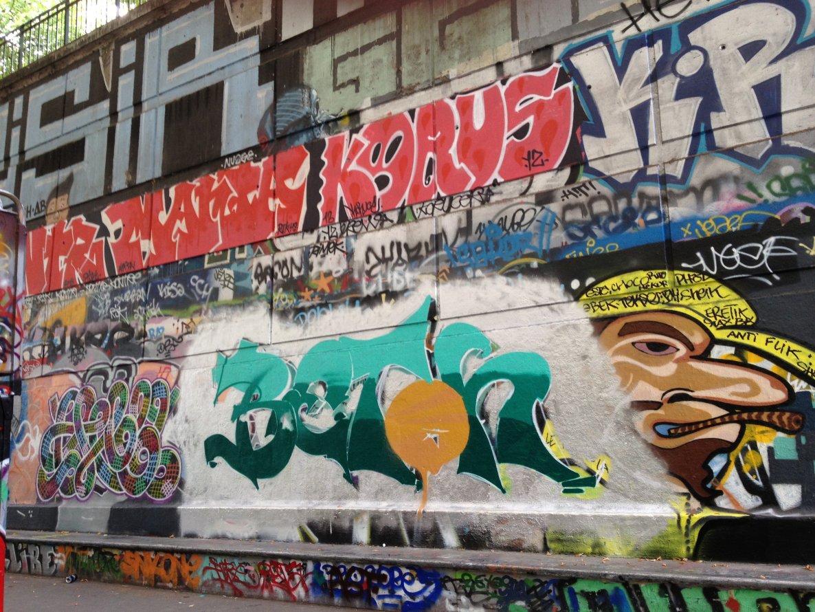 Graffiti Wall - Photo by Betonierer - beton (2013)