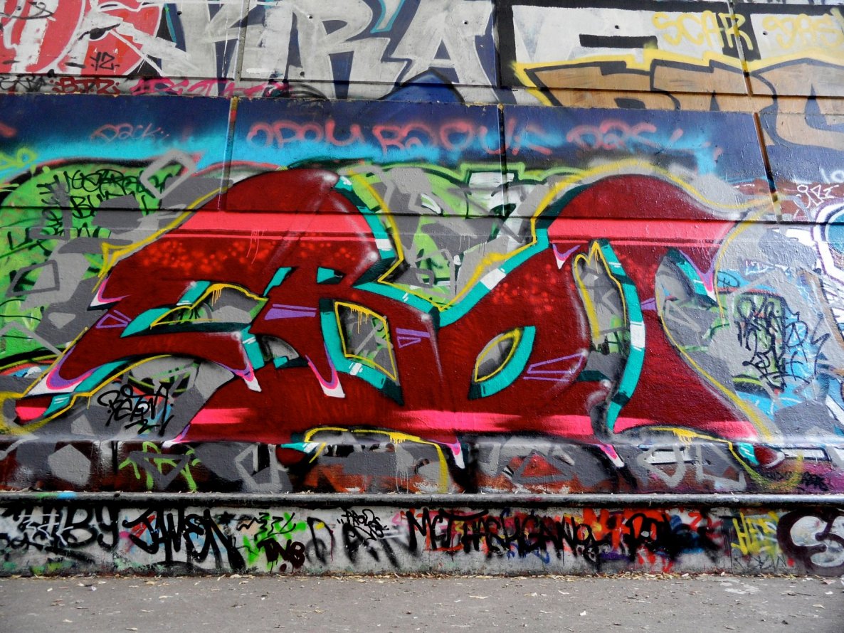 Graffiti Wall in Paris - Photo by Betonierer (2014)