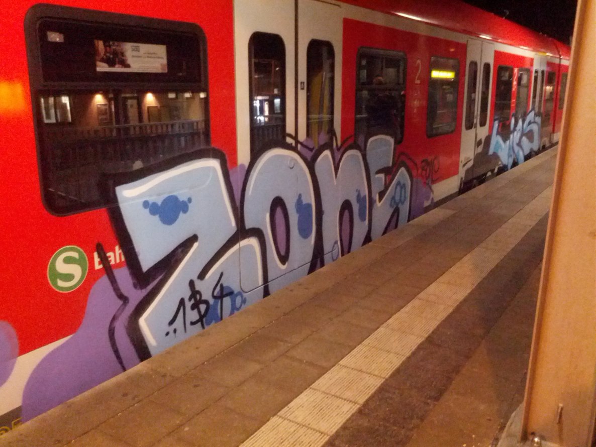 Graffiti Train in München - Photo by Beutelratte - Zone (2014)