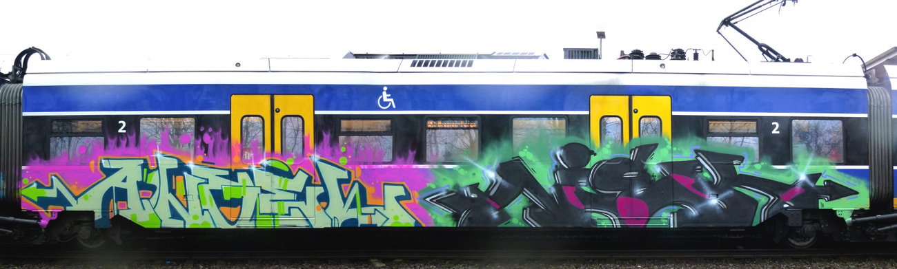 Graffiti Train in bremen - Photo by Bigchill - angel, niek (2013)