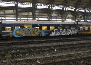 Graffiti Train in bremen - Photo by Bigchill - grove, niek (2013)