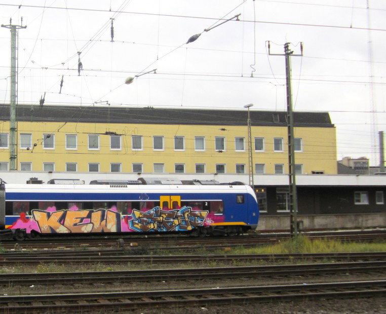 Graffiti Train in bremen - Photo by Bigchill - kew, fight (2012)