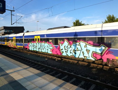 Graffiti Train in Bremen - Photo by Bigchill - fight, nomor, enik (2012)