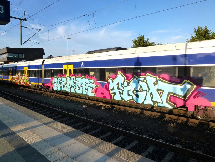 Graffiti Train in Bremen - Photo by Bigchill - fight, nomor, enik (2012)