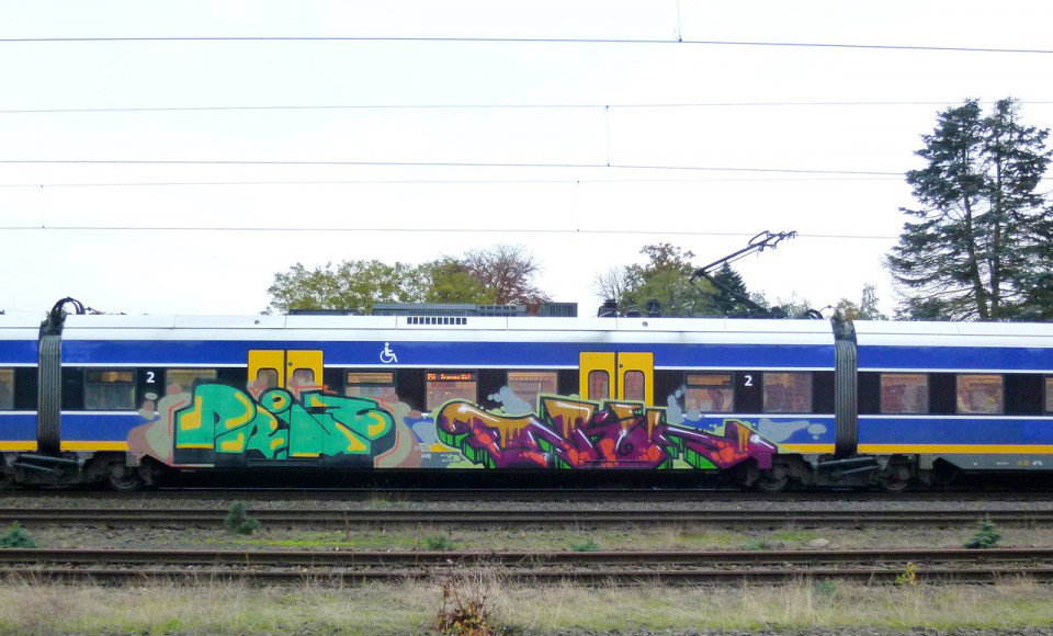 Graffiti Train in Bremen - Photo by Bigchill - primo, enik (2012)