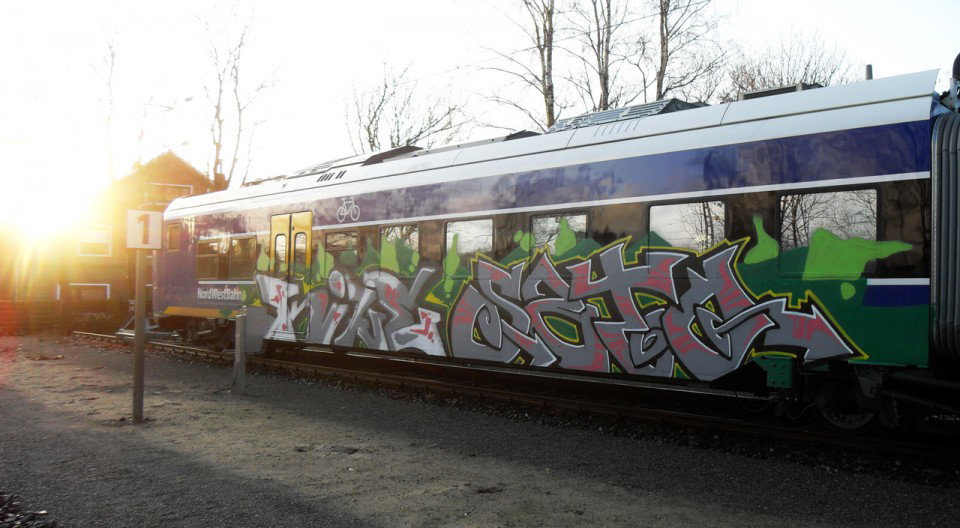 Graffiti Train in Bremen - Photo by Bigchill - kine, sato (2011)
