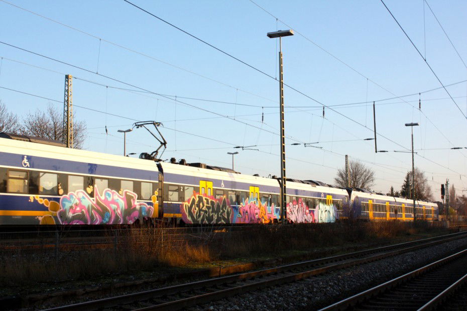 Graffiti Train in Bremen - Photo by Bigchill - enik, crime, angel (2012)