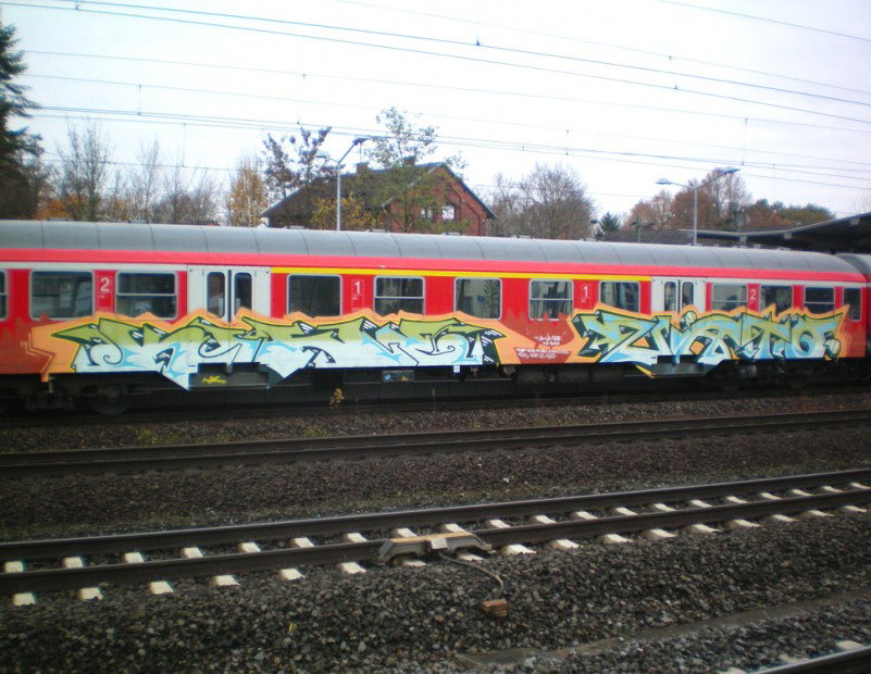 Graffiti Train - Photo by Bigchill - kine, sato