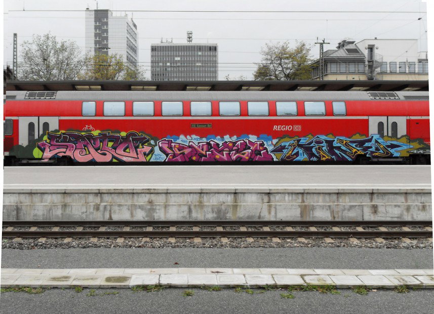 Graffiti Train - Photo by Bigchill - sato, beast, kine