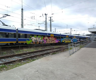 Graffiti Train - Photo by Bigchill - kew, reiz, howy