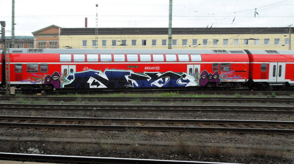 Graffiti Train - Photo by Bigchill - nk