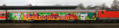 Graffiti Train - Photo by Bigchill - evil, luxus, sato