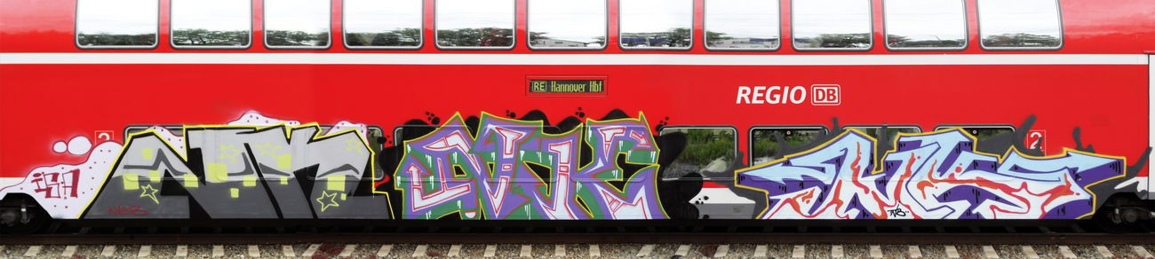 Graffiti Train - Photo by Bigchill - nk