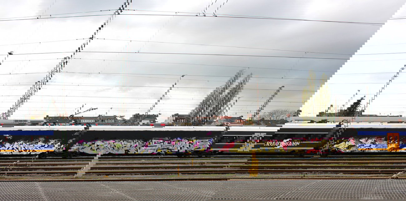 Graffiti Train - Photo by Bigchill - bextown (2014)