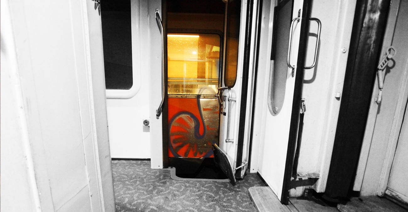 Graffiti Train - Photo by Bil - morocco, graffiti, bil (2016)