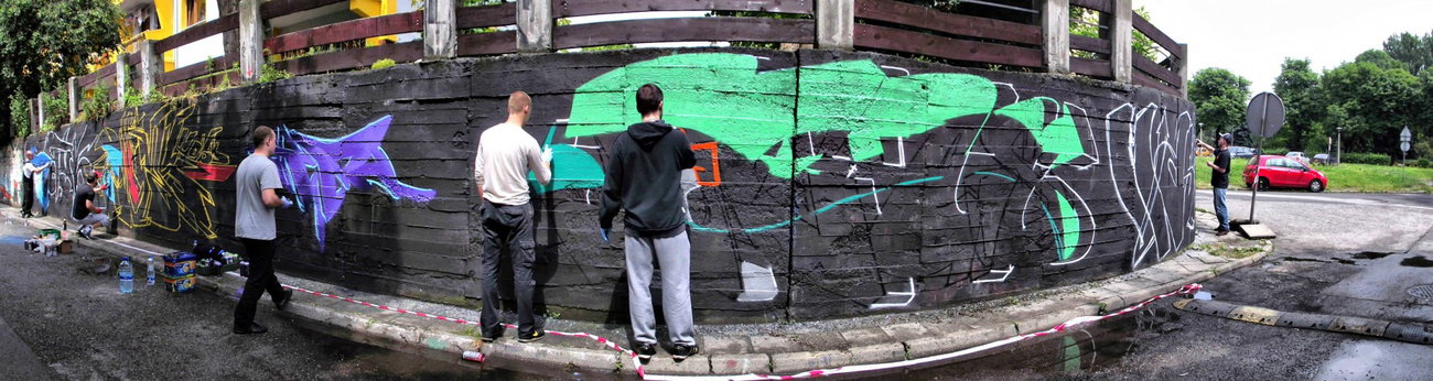 Graffiti Wall - Photo by Bleee