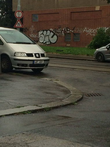 Graffiti Bombing in Praha - Photo by Blowskey - SLK, BLOW, PRAHA