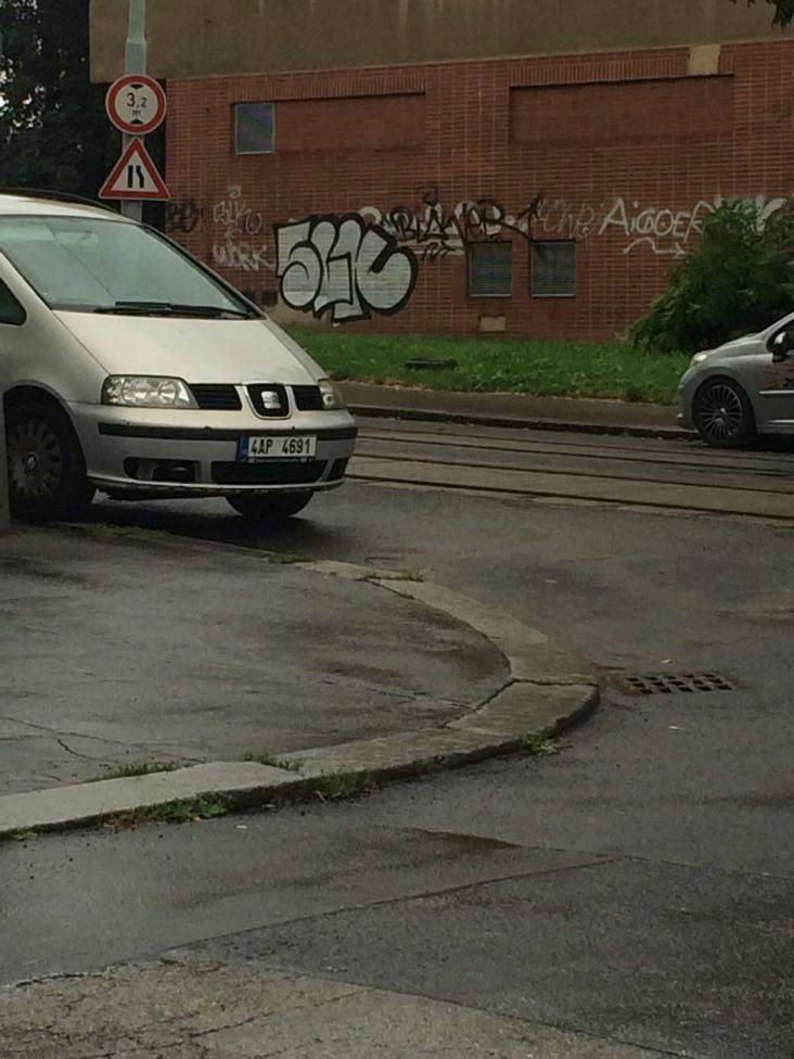 Graffiti Bombing in Praha - Photo by Blowskey - SLK, BLOW, PRAHA