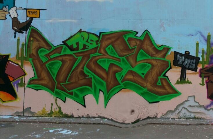 Graffiti Wall - Photo by Blunt_One - Kies, Trs