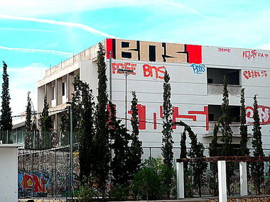 Graffiti Bombing in Athens - Photo by BnSer - Bns, rooftop, Greece (2013)