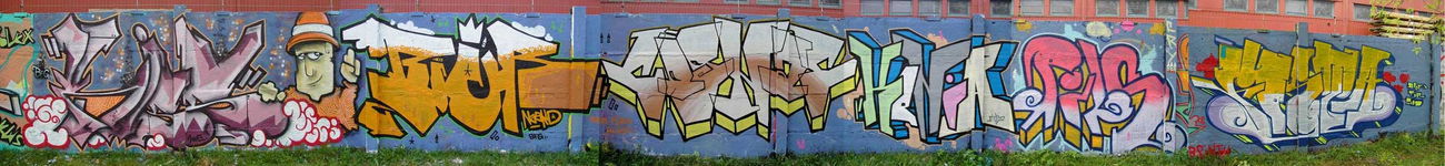 Graffiti Wall in NEUBRANDENBURG - Photo by BobBockwurst - Kiss, Filter, Bier (2007)