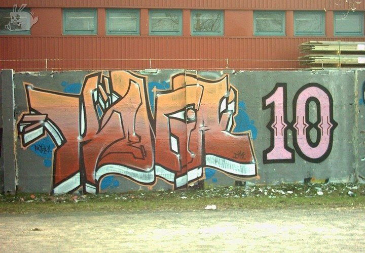 Graffiti Wall in Neubrandenburg - Photo by BobBockwurst - kenia, mvs (2005)