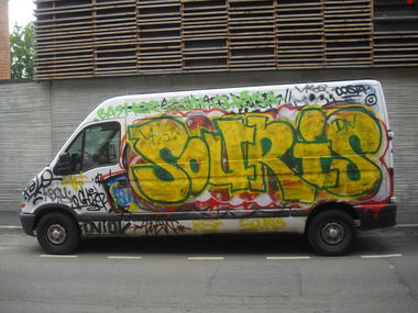 Graffiti Bombing in Lille - Photo by BobBockwurst - SOURIS, Lille (2010)
