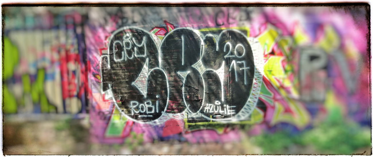 Graffiti Bombing in Kiel - Photo by BobBockwurst - Cry (2017)