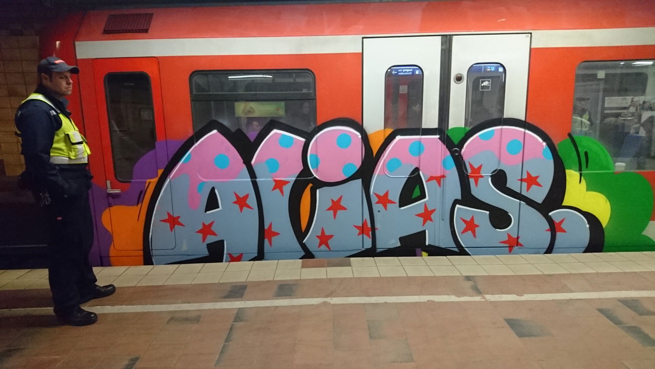 Graffiti Wall in Hamburg - Photo by BobBockwurst - Alias (2017)