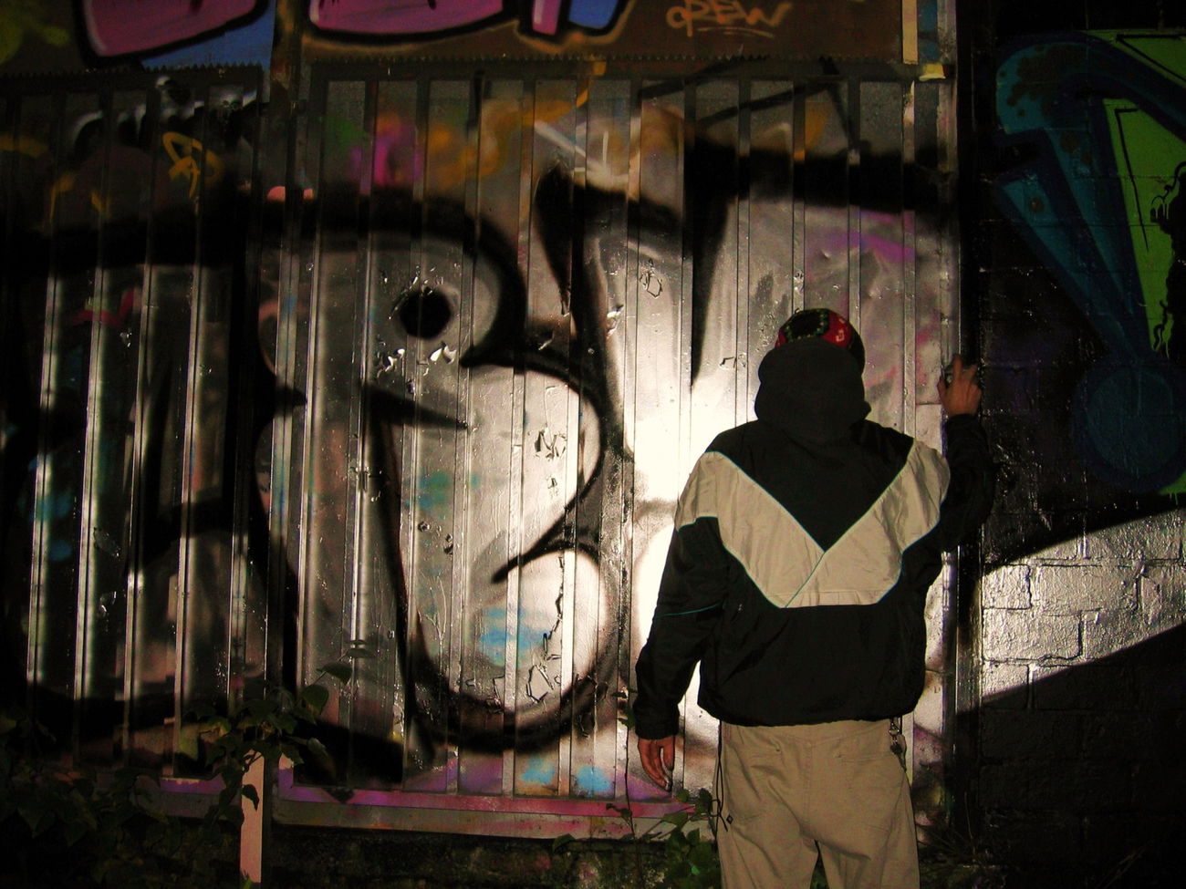 Graffiti Bombing in Kiel - Photo by BobBockwurst - CRY (2011)