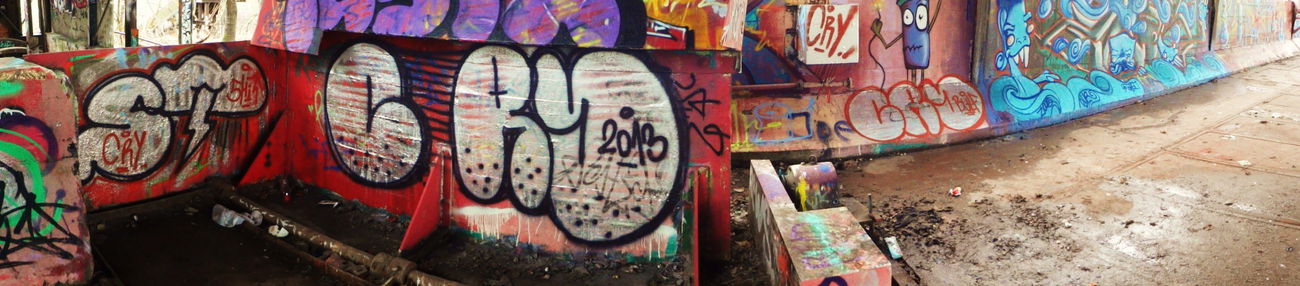 Graffiti Artwork in Kiel - Photo by BobBockwurst - cry, kiel (2013)