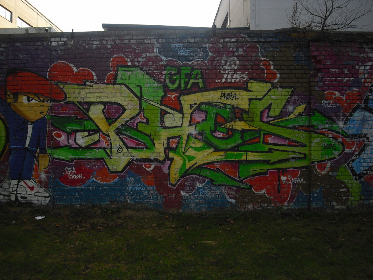 Graffiti Wall - Photo by BobBockwurst - Phos