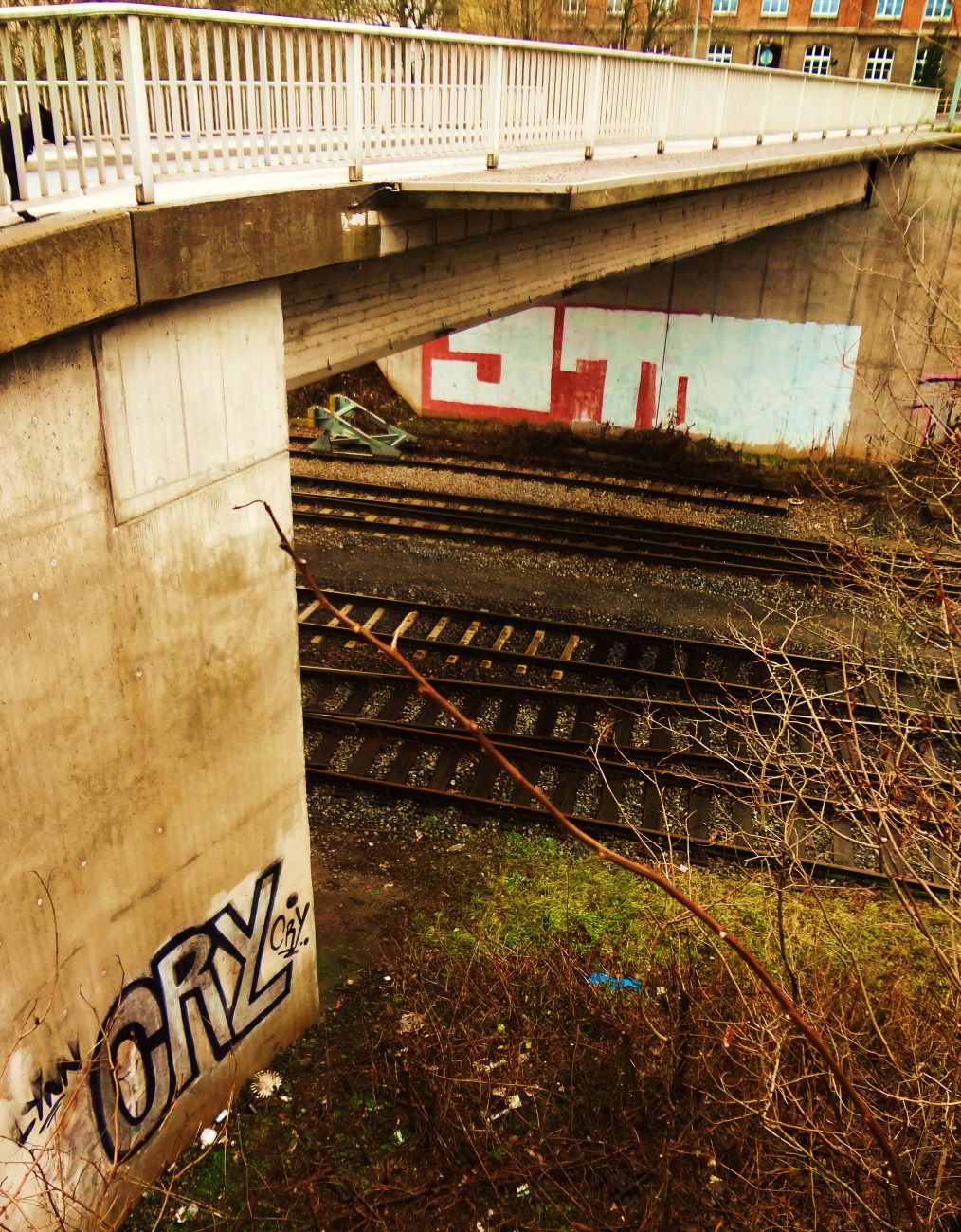 Graffiti Bombing in Meiningen - Photo by BobBockwurst - cry, meiningen (2012)