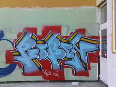 Graffiti Wall - Photo by BomBingForever (2009)