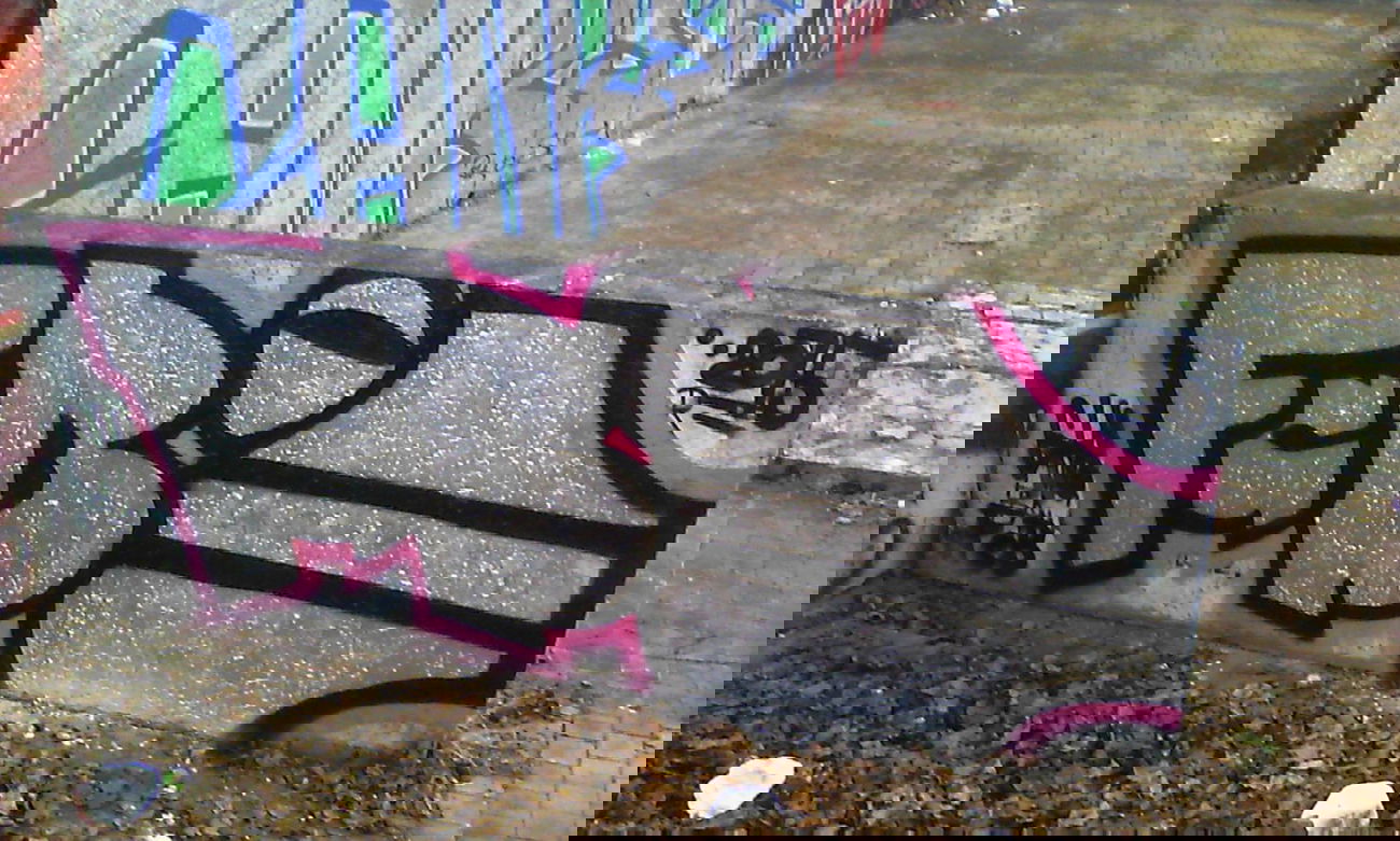 Graffiti Bombing - Photo by BomBingForever