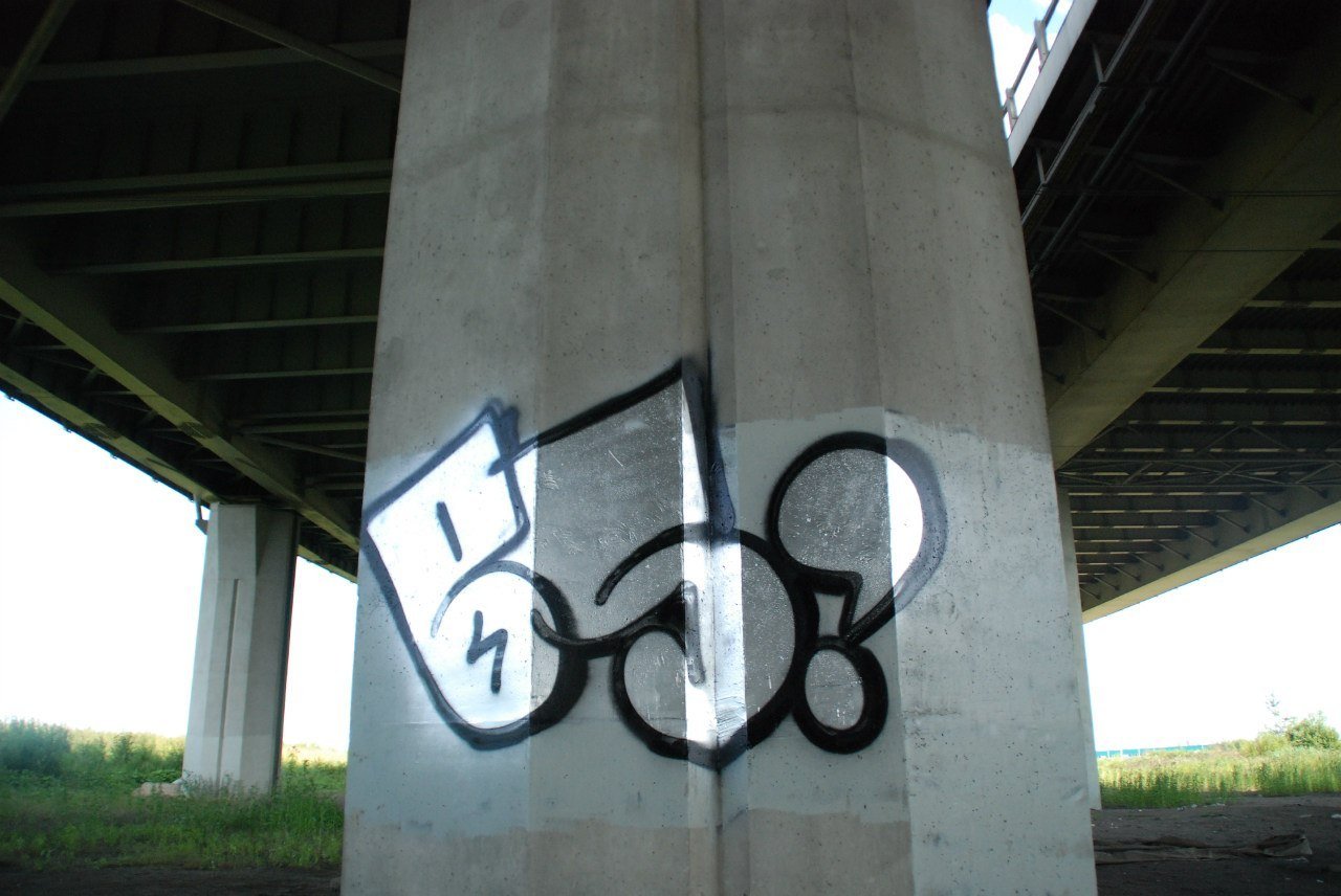 Graffiti Wall - Photo by BombSistem - BS, Hash (2014)