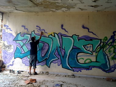 Graffiti Wall - Photo by Bonez - in, action, old (2012)